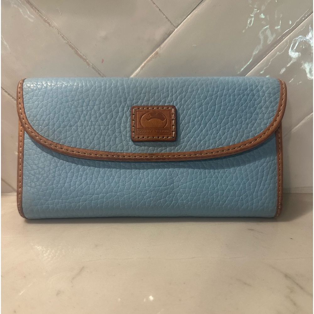 Dooney & Bourke Continental Clutch Wallet